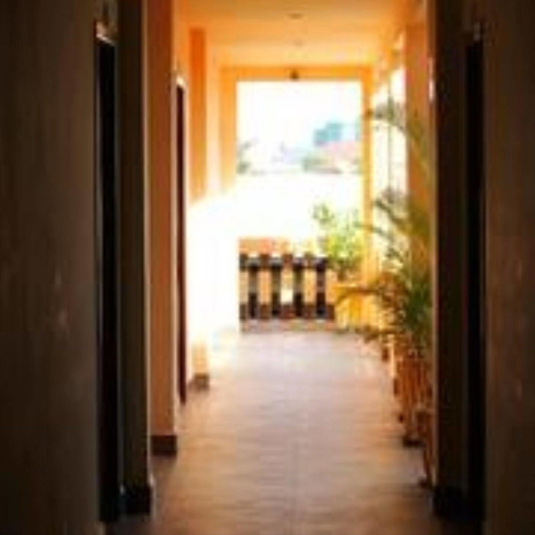 G Eleven Hotel Phnom Penh Exterior photo
