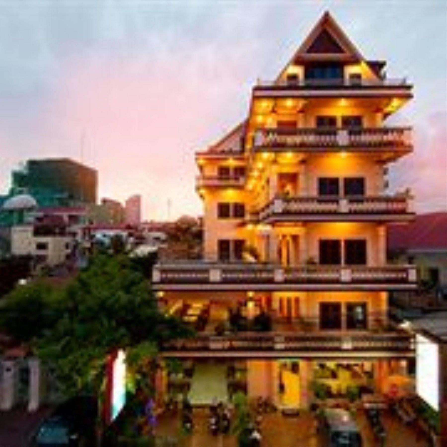 G Eleven Hotel Phnom Penh Exterior photo